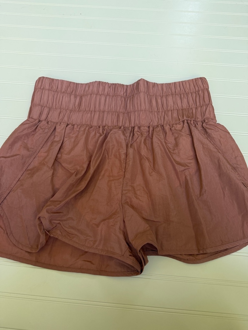 (052)Smocked High-Waist Athletic Shorts in Mauve